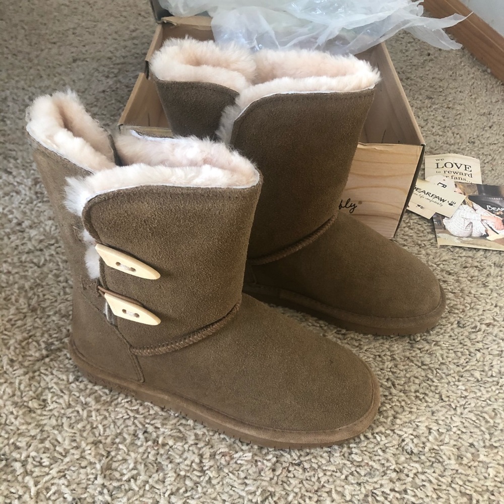 ✨ BRAND NEW BEARPAW BOOTS ✨